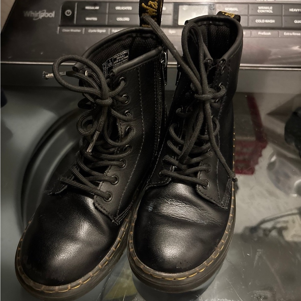 Dr Doc Martens Air Wair Boots Kids Size 1 Punk Goth ZAVALA J